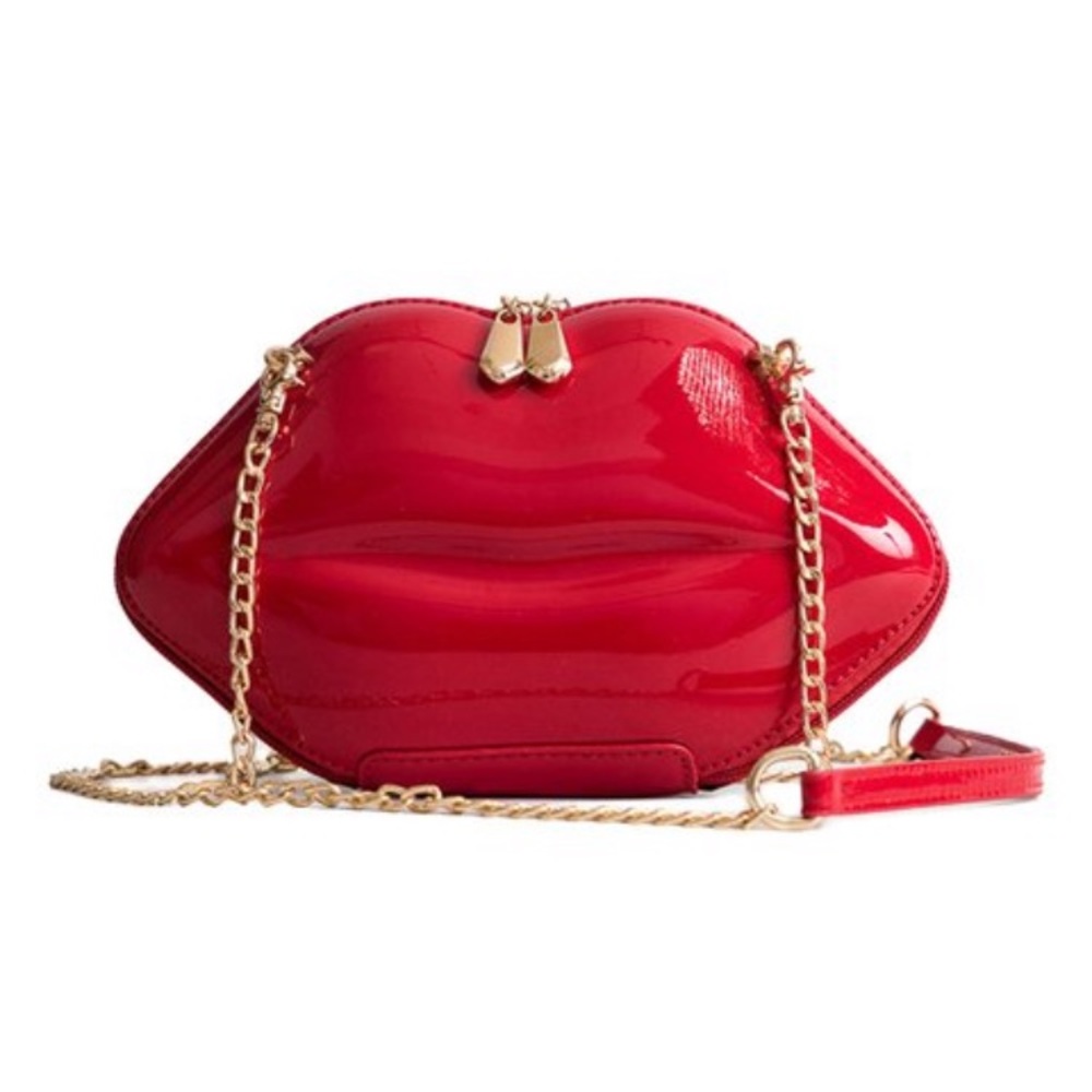 Purse 👄 lips